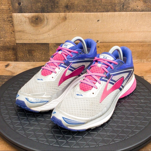 brooks ravenna size 8
